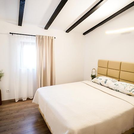 Apartment Rocco โรวีน ภายนอก รูปภาพ