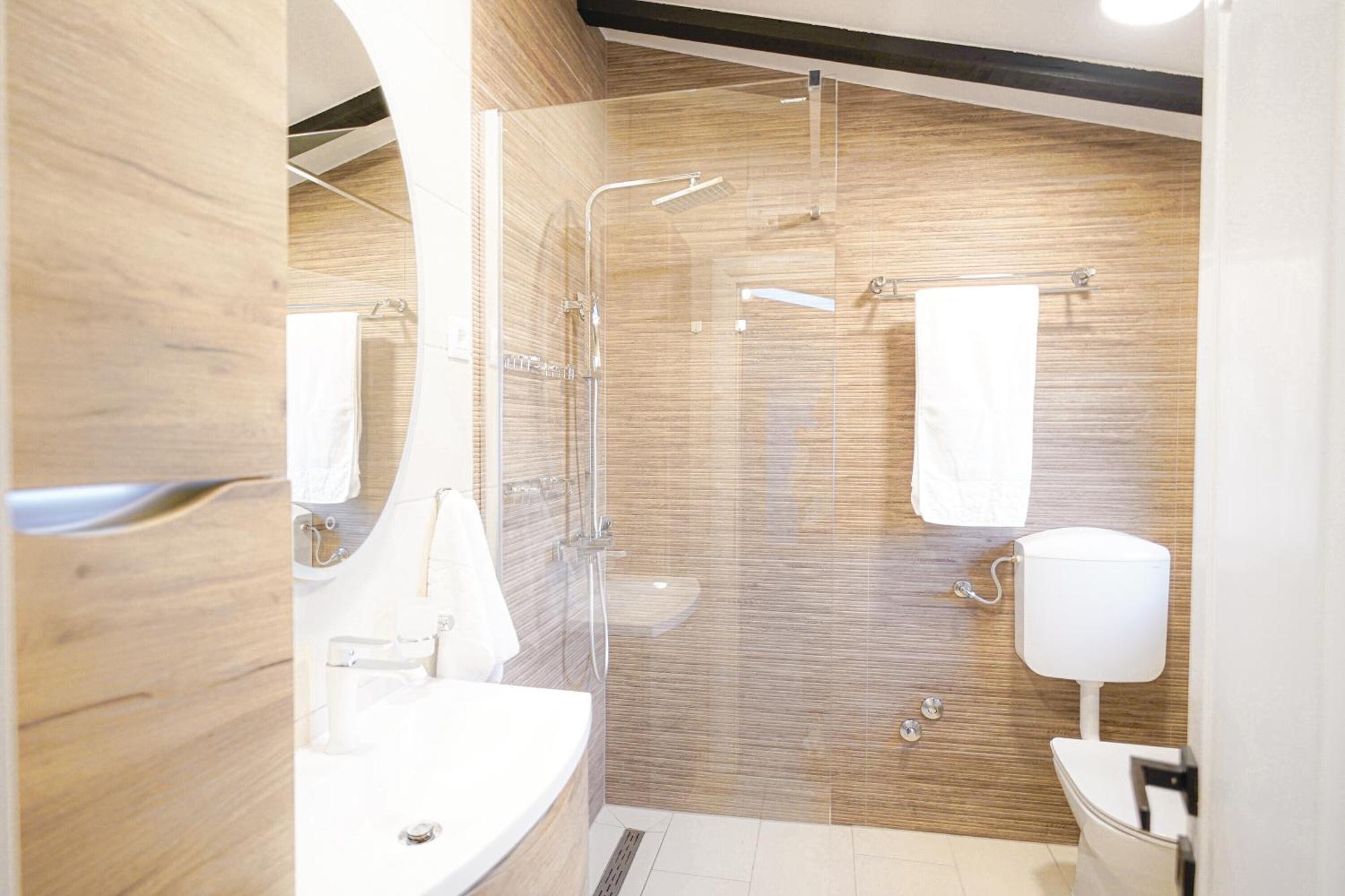 Apartment Rocco โรวีน ภายนอก รูปภาพ
