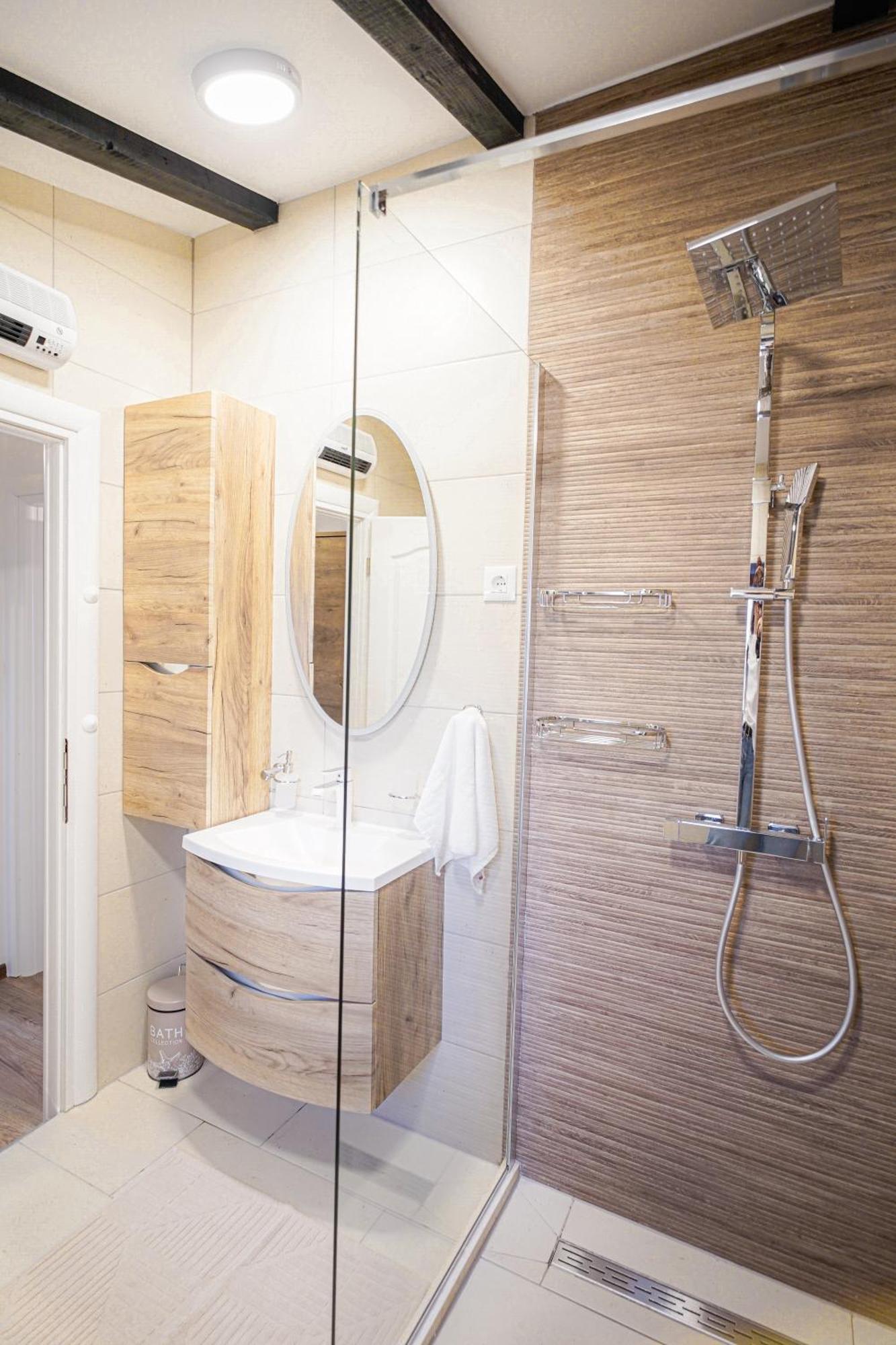 Apartment Rocco โรวีน ภายนอก รูปภาพ